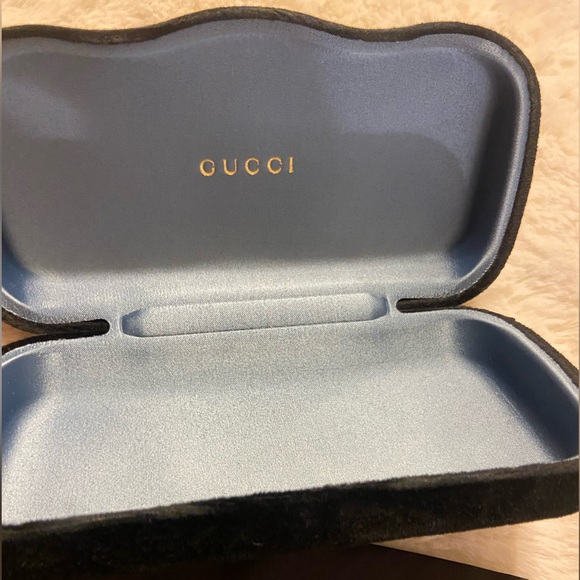 GUCCI velvet sunglasses case with pouch and microfiber cloth - Picture 3 of 6